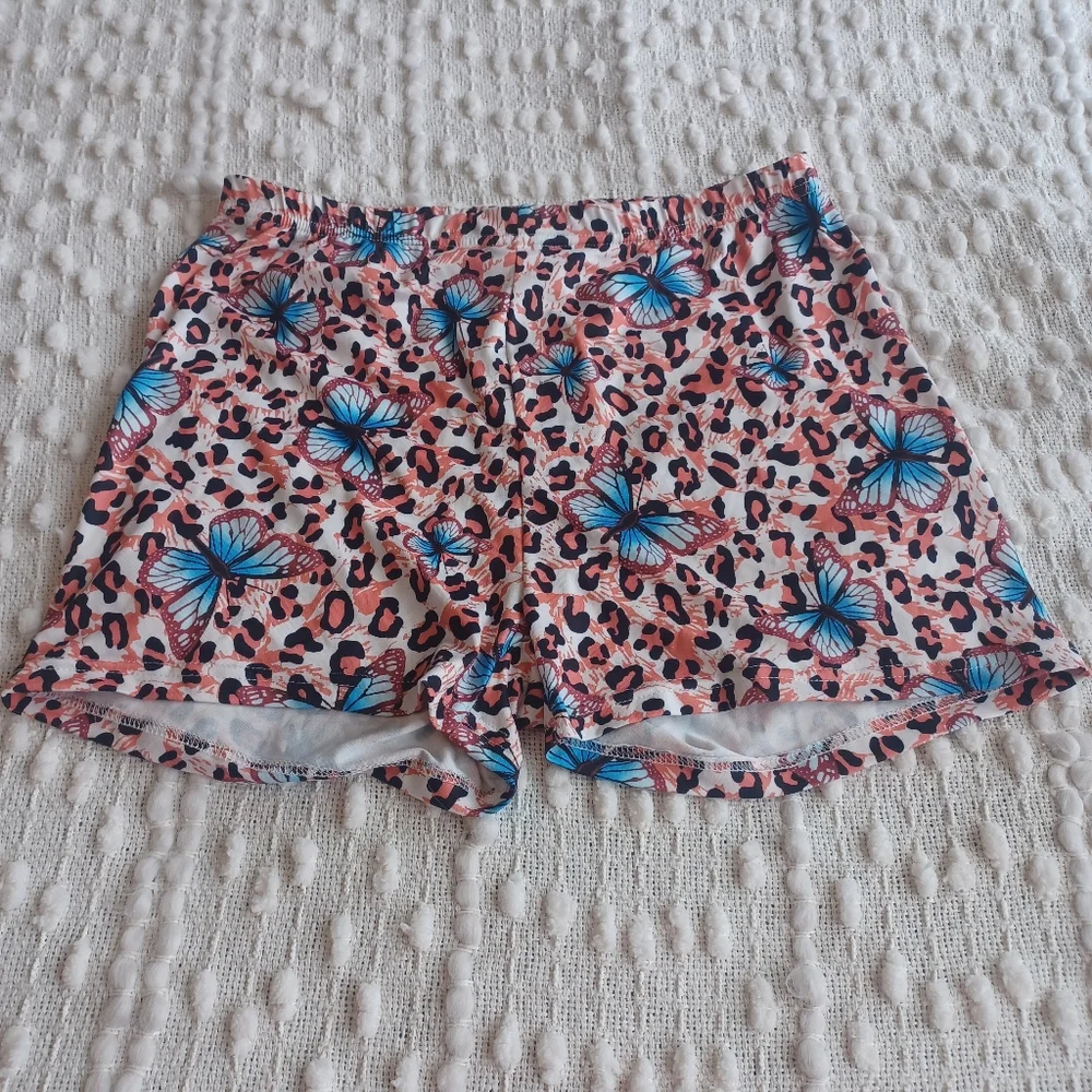 Shein Leopard & Butterfly Print Crop Tube Top & Biker Shorts - Picture 6 of 6